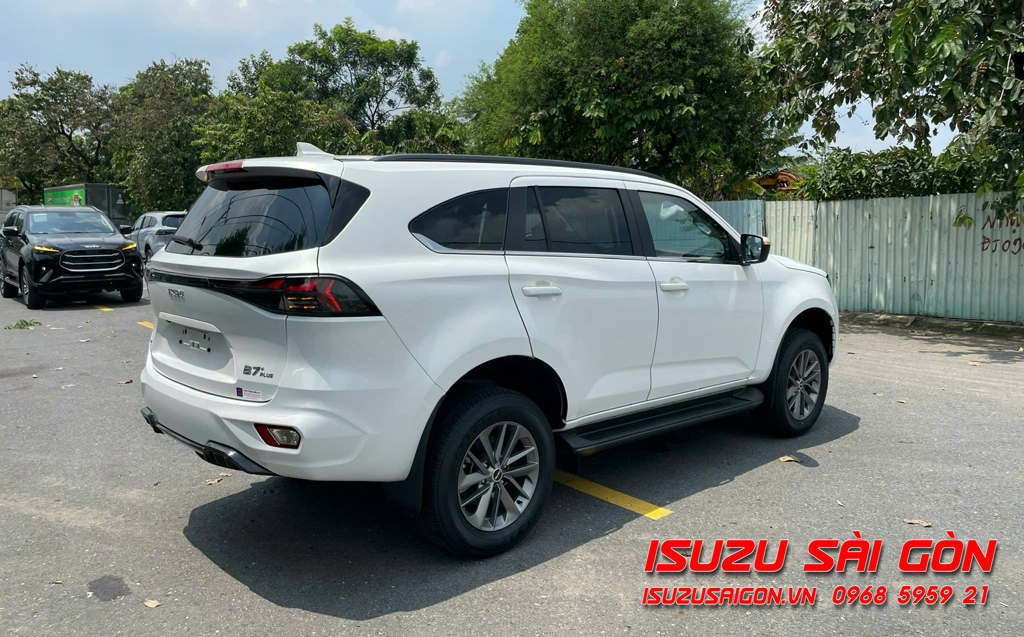 Xe Isuzu MuX Số Tự Động B7 Plus 5